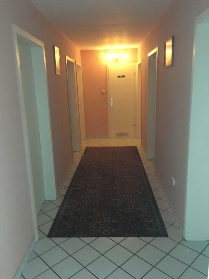 Yans Hotel